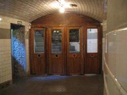 entrada al metro de Chamberí
