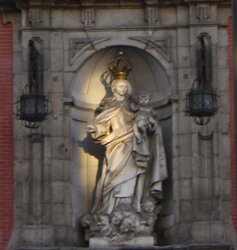 estatua de la Virgen del Carmen