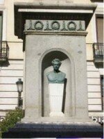 estatua del Marqués Viudo de Pontejos